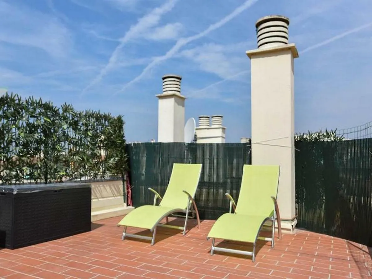 Boite D'Amour Cannes 0*,  Frankrig